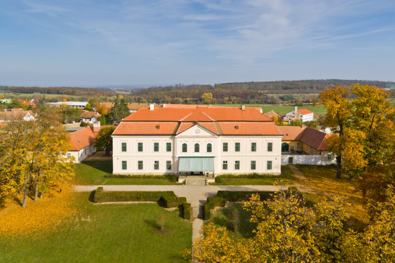 dukovany_hotel_zamek_let19_73_fotom-ark