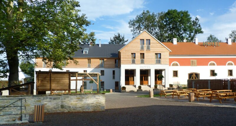 Hotel (2)